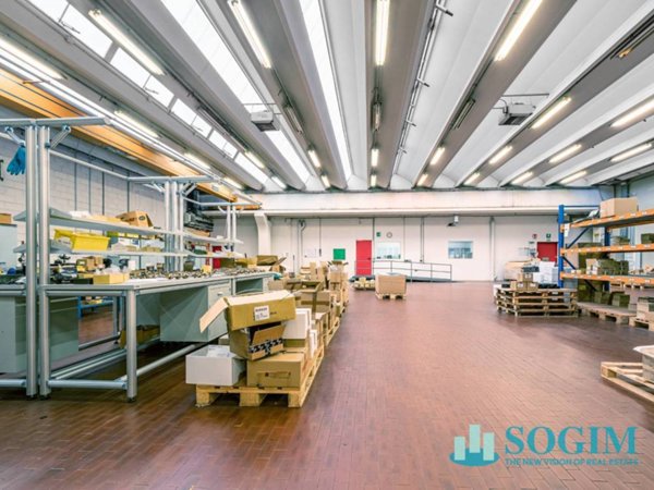 locale di sgombero in vendita a Giussano in zona Birone