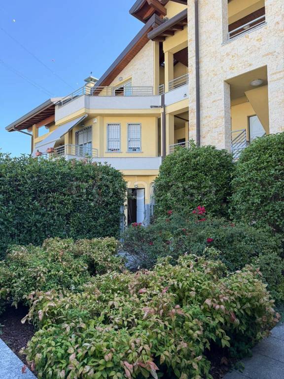 appartamento in vendita a Giussano in zona Birone