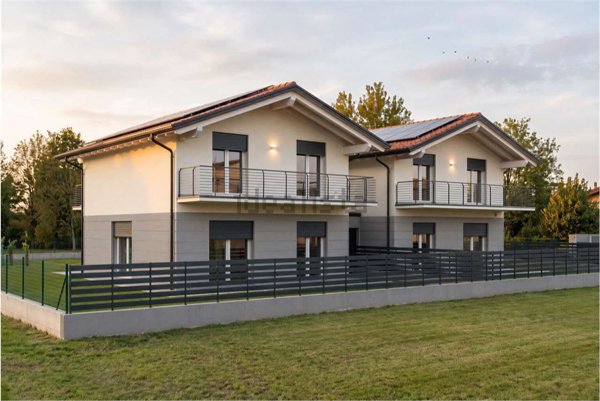 casa indipendente in vendita a Giussano in zona Paina