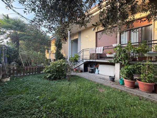 casa indipendente in vendita a Giussano