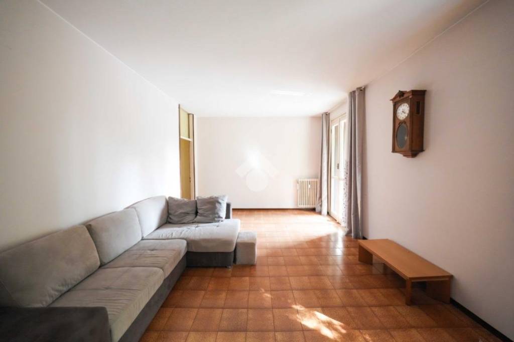 appartamento in vendita a Giussano in zona Paina