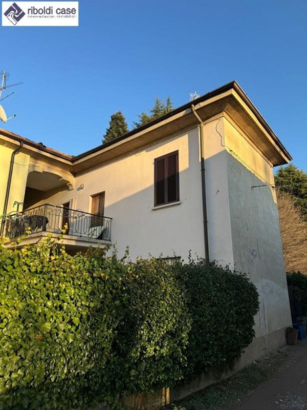 appartamento in vendita a Giussano in zona Paina