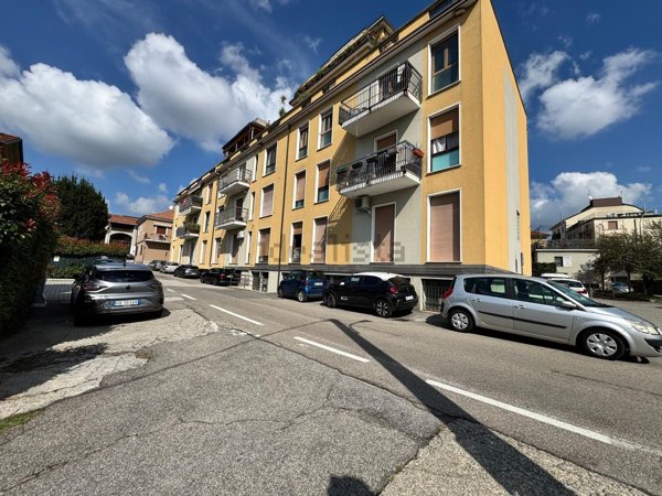appartamento in vendita a Giussano in zona Paina