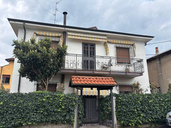 casa indipendente in vendita a Giussano