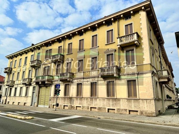 intera palazzina in vendita a Giussano