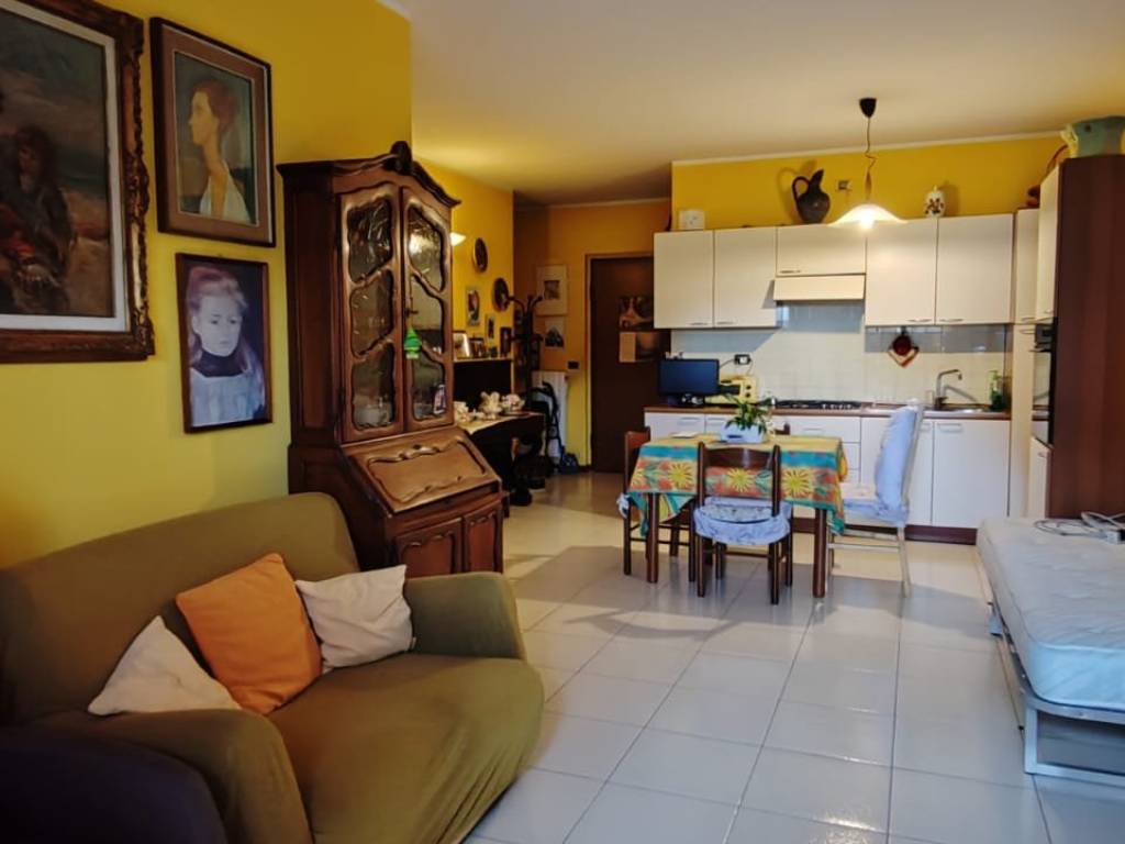 appartamento in vendita a Giussano in zona Paina