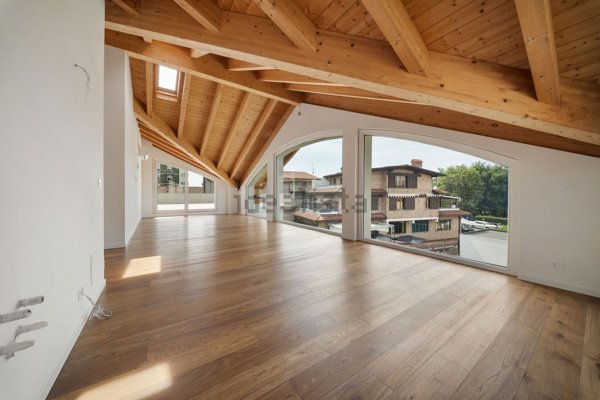 appartamento in vendita a Giussano in zona Paina