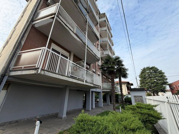 appartamento in vendita a Giussano in zona Birone
