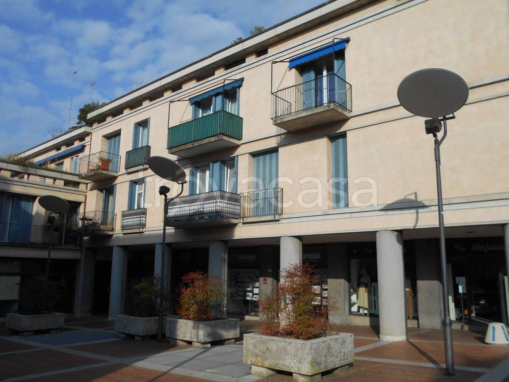 appartamento in vendita a Giussano in zona Paina