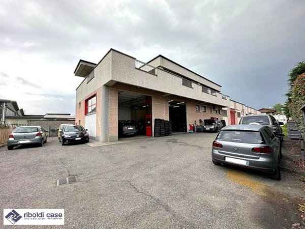 locale commerciale in vendita a Giussano