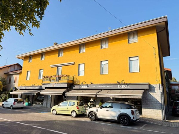 negozio in vendita a Giussano in zona Birone