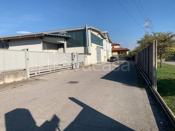 locale commerciale in vendita a Giussano in zona Birone