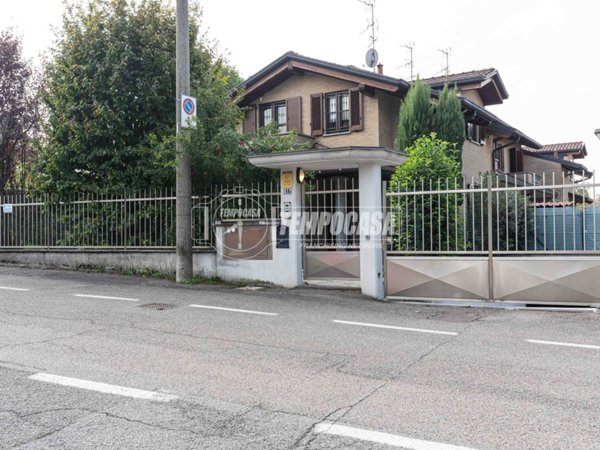 casa indipendente in vendita a Giussano in zona Paina
