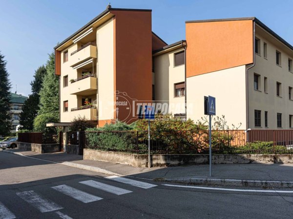 appartamento in vendita a Giussano in zona Paina