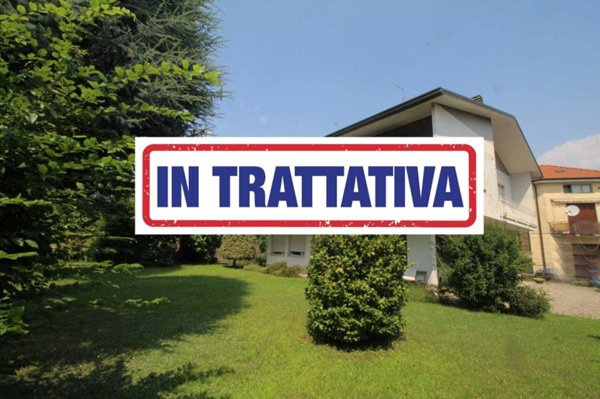 casa indipendente in vendita a Lazzate