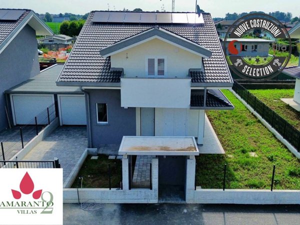 casa indipendente in vendita a Lazzate