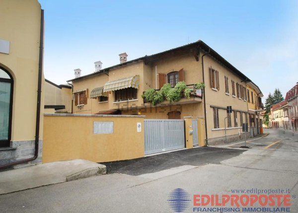 appartamento in vendita a Lazzate