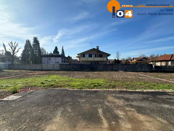 casa indipendente in vendita a Lazzate