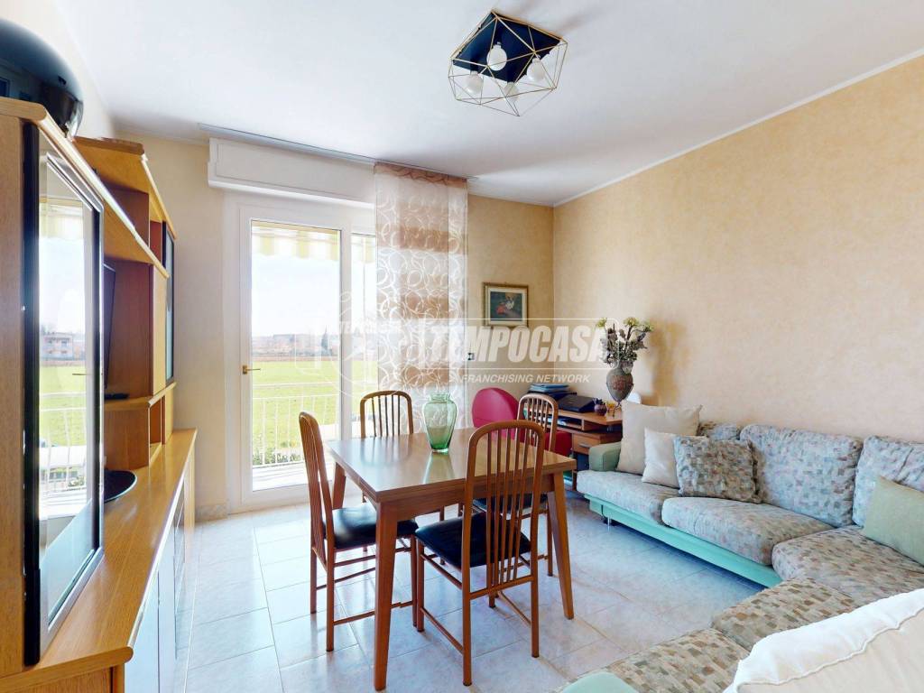 appartamento in vendita a Lazzate