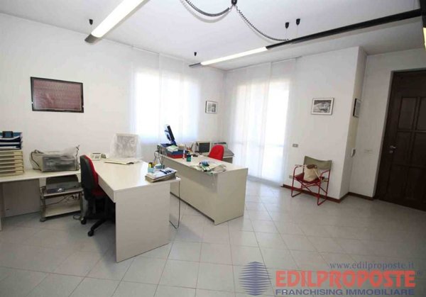 casa indipendente in vendita a Lazzate