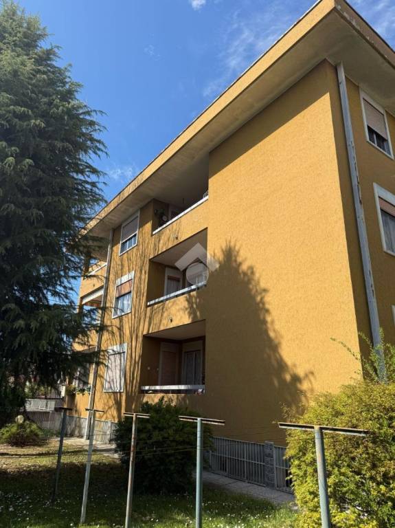 appartamento in vendita a Lazzate