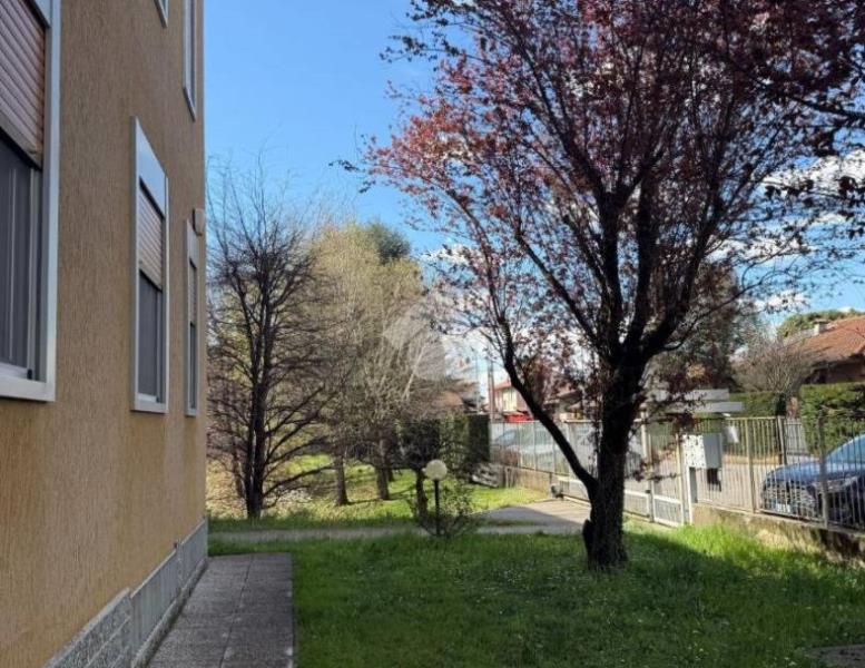 appartamento in vendita a Lazzate
