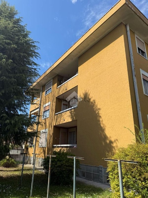 appartamento in vendita a Lazzate