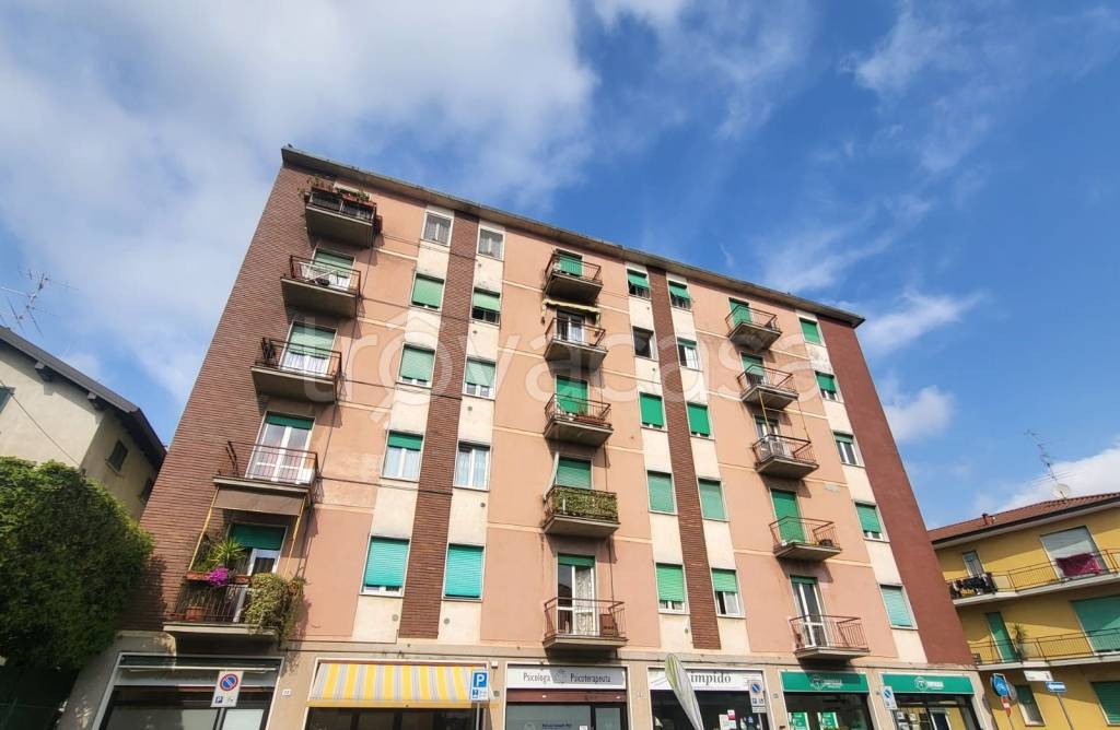 appartamento in vendita a Lazzate