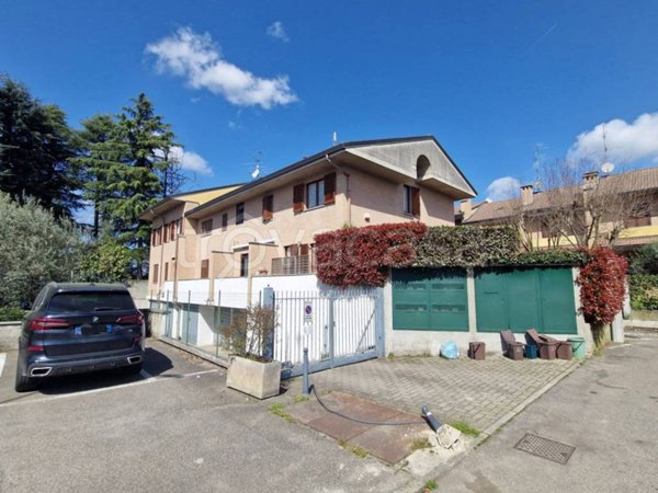 appartamento in vendita a Lazzate