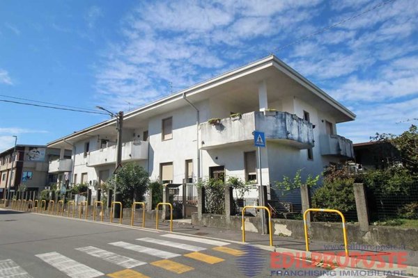 appartamento in vendita a Lazzate