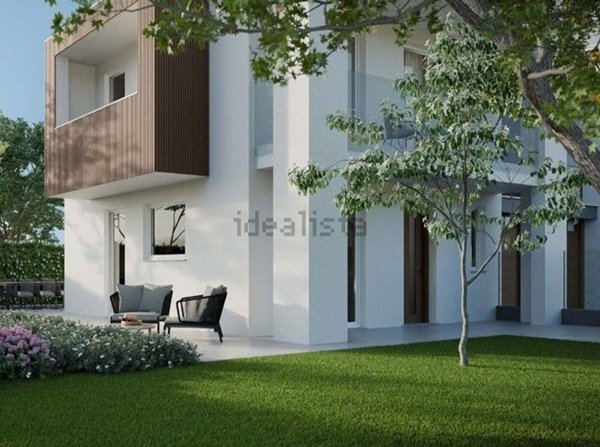 casa indipendente in vendita a Lazzate