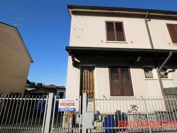 casa indipendente in vendita a Lazzate