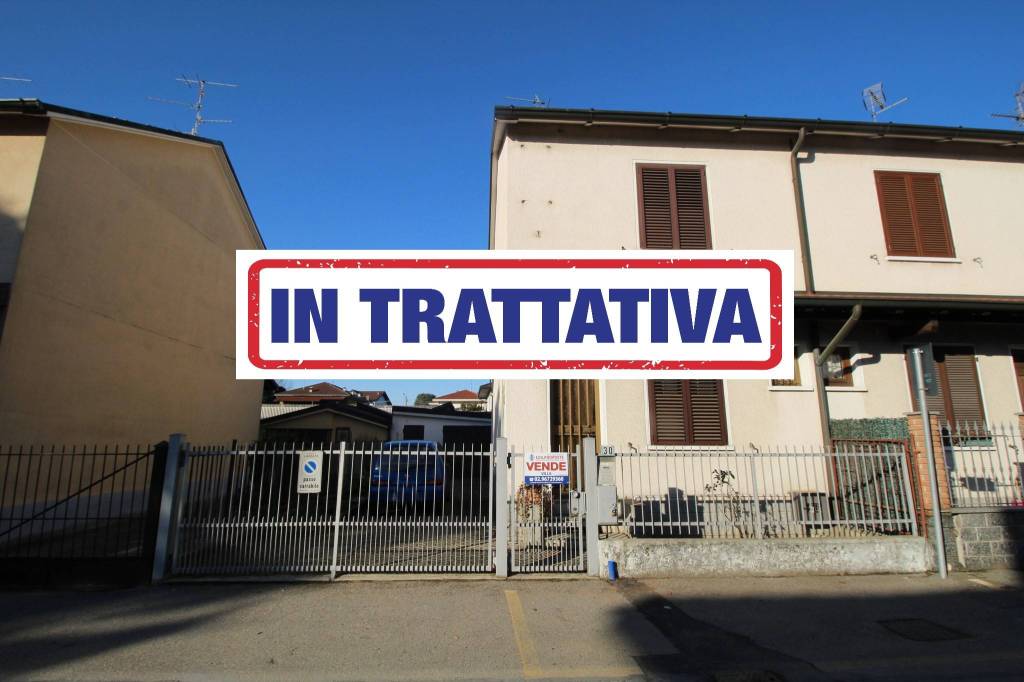 casa indipendente in vendita a Lazzate