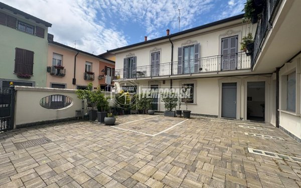 appartamento in vendita a Lazzate