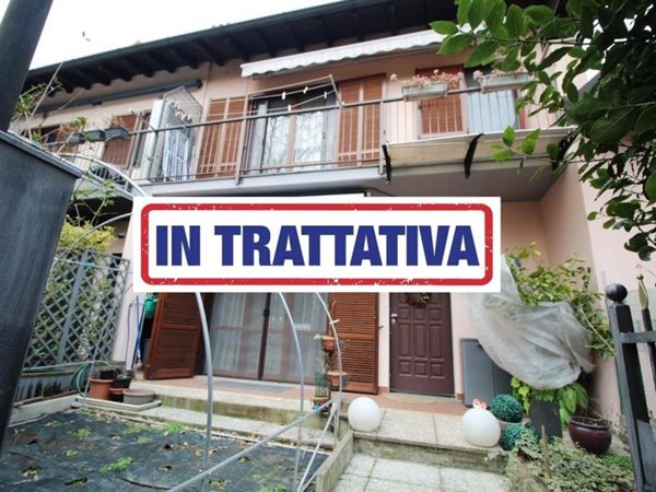 casa indipendente in vendita a Lazzate
