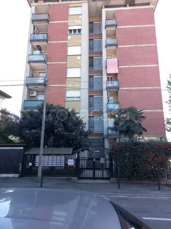 appartamento in vendita a Lazzate