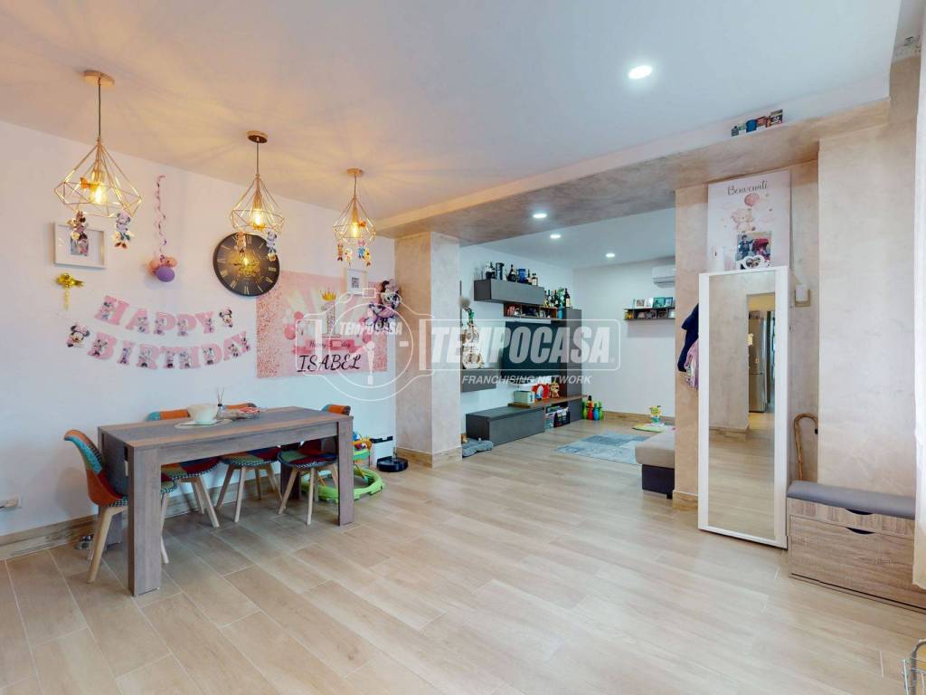 appartamento in vendita a Lazzate