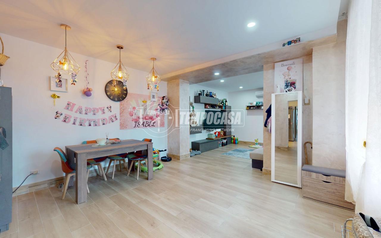 appartamento in vendita a Lazzate