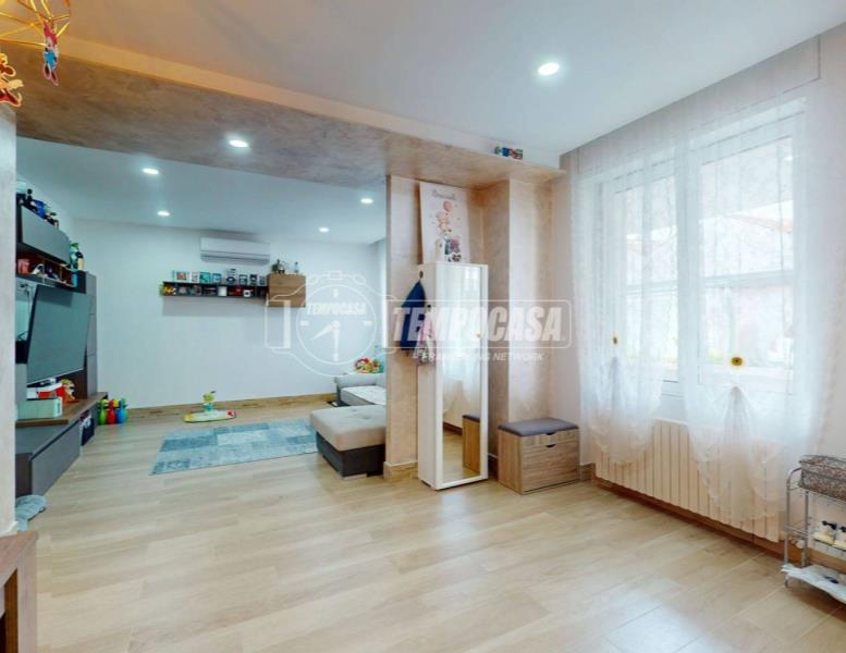 appartamento in vendita a Lazzate