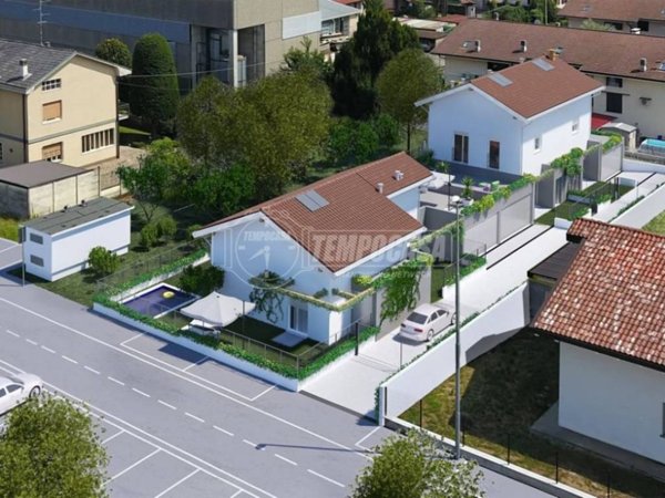 casa indipendente in vendita a Lazzate