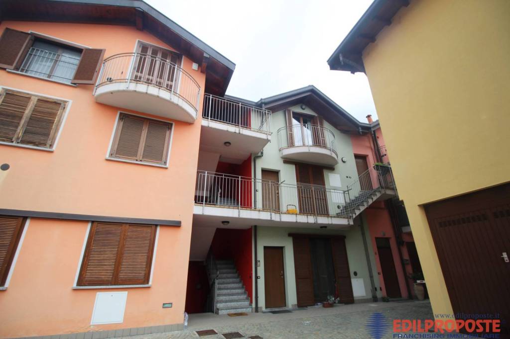 appartamento in vendita a Lazzate