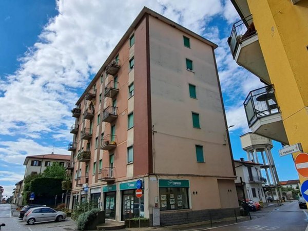 appartamento in vendita a Lazzate