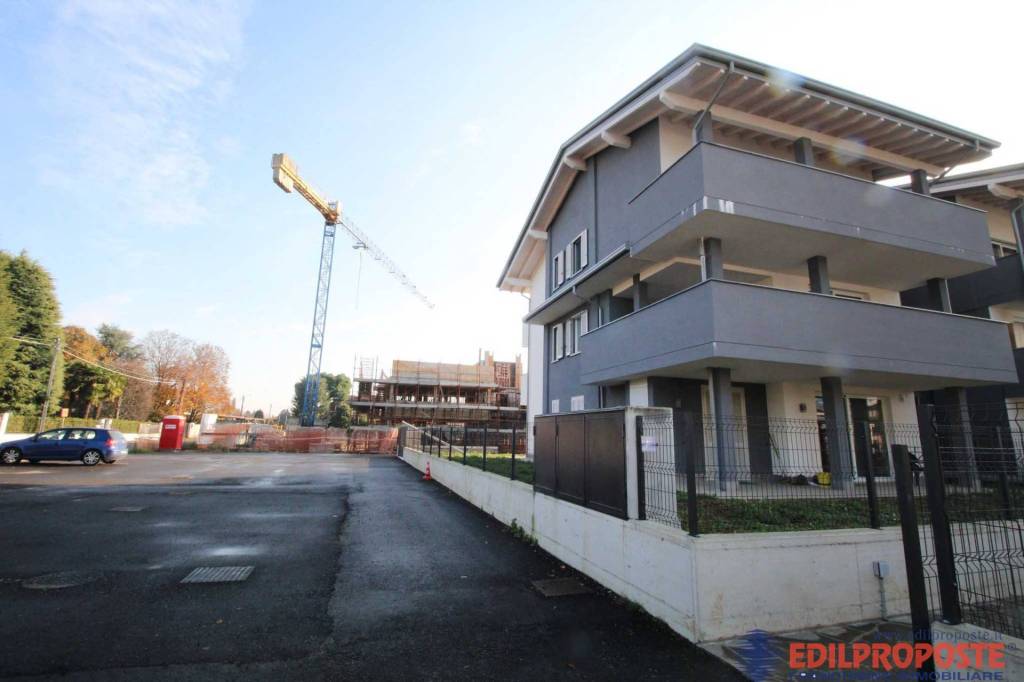 appartamento in vendita a Lazzate