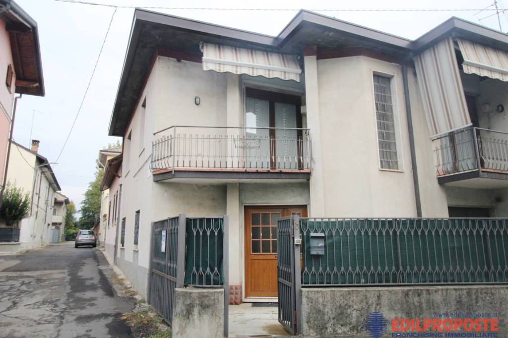 appartamento in vendita a Lazzate