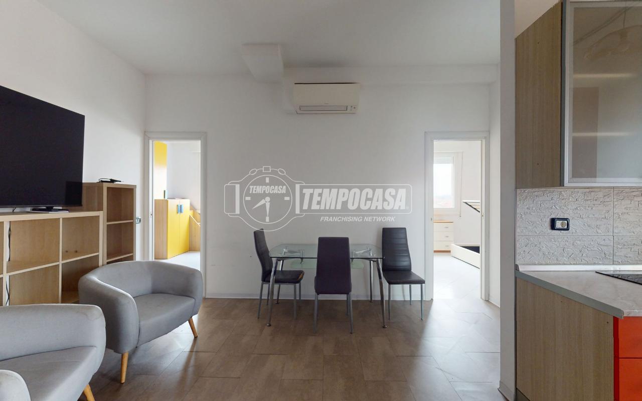 appartamento in vendita a Lazzate