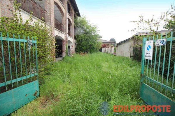 casa indipendente in vendita a Lazzate