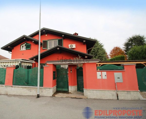 appartamento in vendita a Lazzate