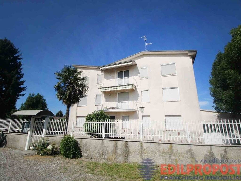 appartamento in vendita a Lazzate