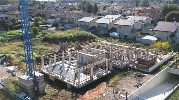 appartamento in vendita a Lazzate