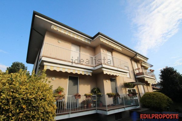 appartamento in vendita a Lazzate